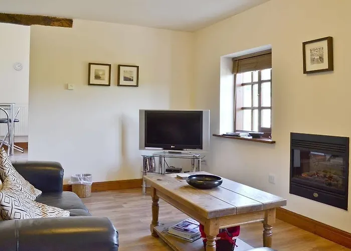 Chestnut 3* Ebberston