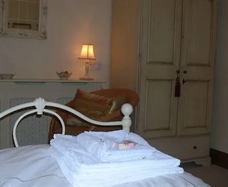 Chestnut Hotel